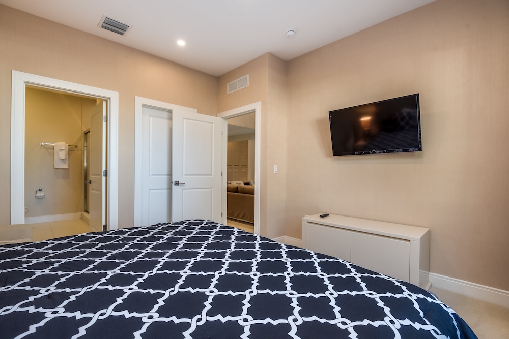 Magic Village Resort 4 Bdrm Townhome - photo 10