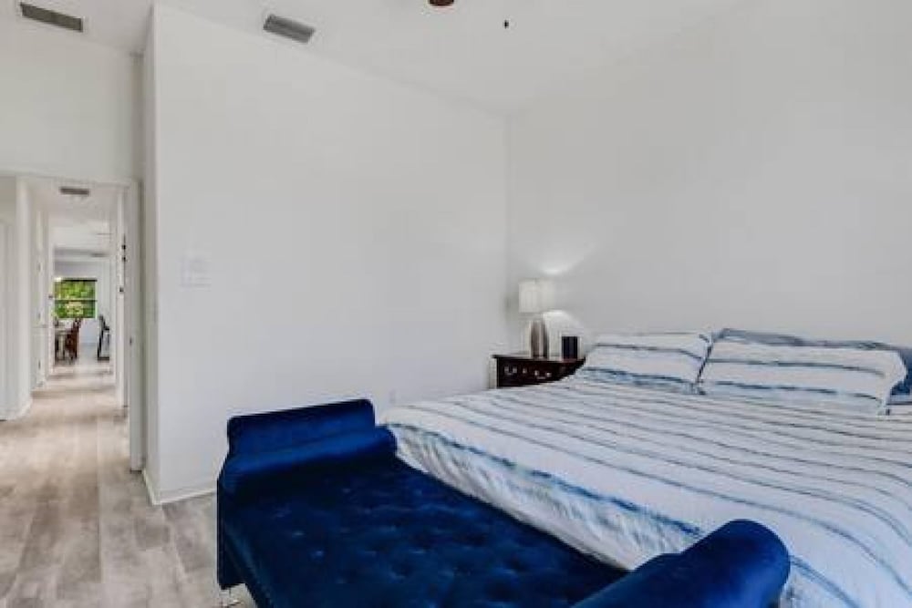 Siesta Key Marvel Pool SPA Deeded Beach Access - photo 27