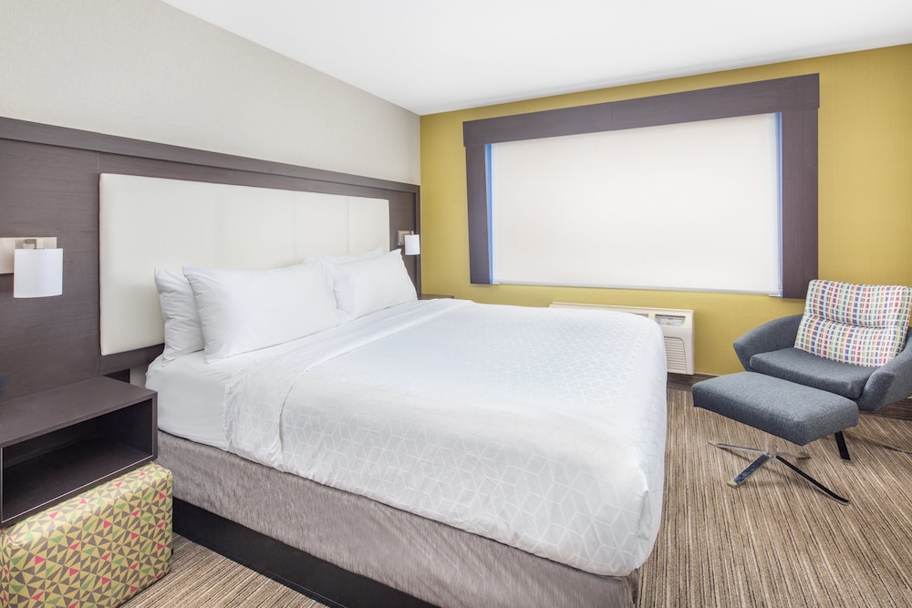 Holiday Inn Express Hotel & Suites Bishop by IHG - photo 17