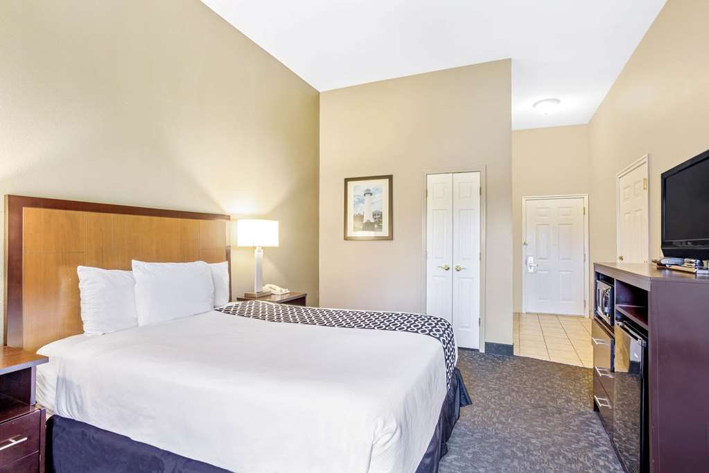 La Quinta Inn & Suites by Wyndham Biloxi - photo 29