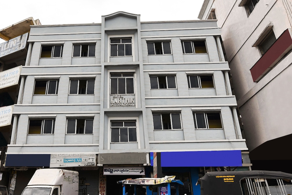 Spot On 41643 Karthik International — Nellore