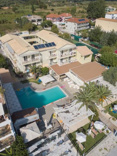 Cosmos Beach Club — Vasiliki