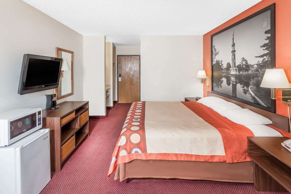 Super 8 by Wyndham Washington Peoria Area - photo 13