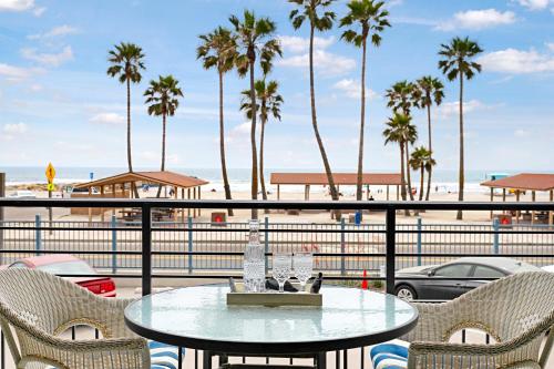 212A Beachfront View Free Wifi in Oceanside, United States