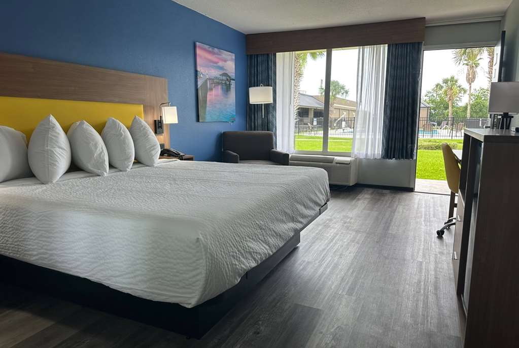 Days Inn & Suites by Wyndham Jennings - photo 21