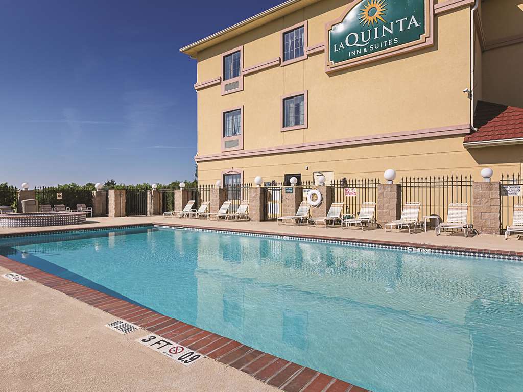 La Quinta Inn & Suites by Wyndham Alvarado - photo 14