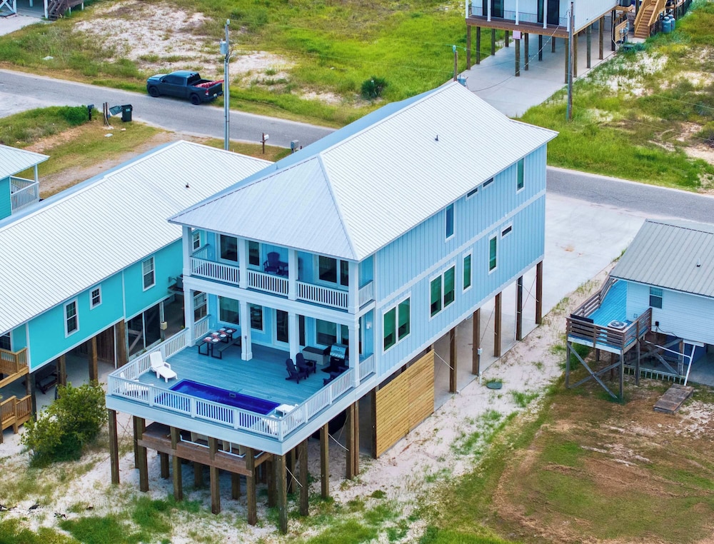 Beachview Villa Room for 22 — 4-Star Luxury Hotel in Gulf Shores, United States