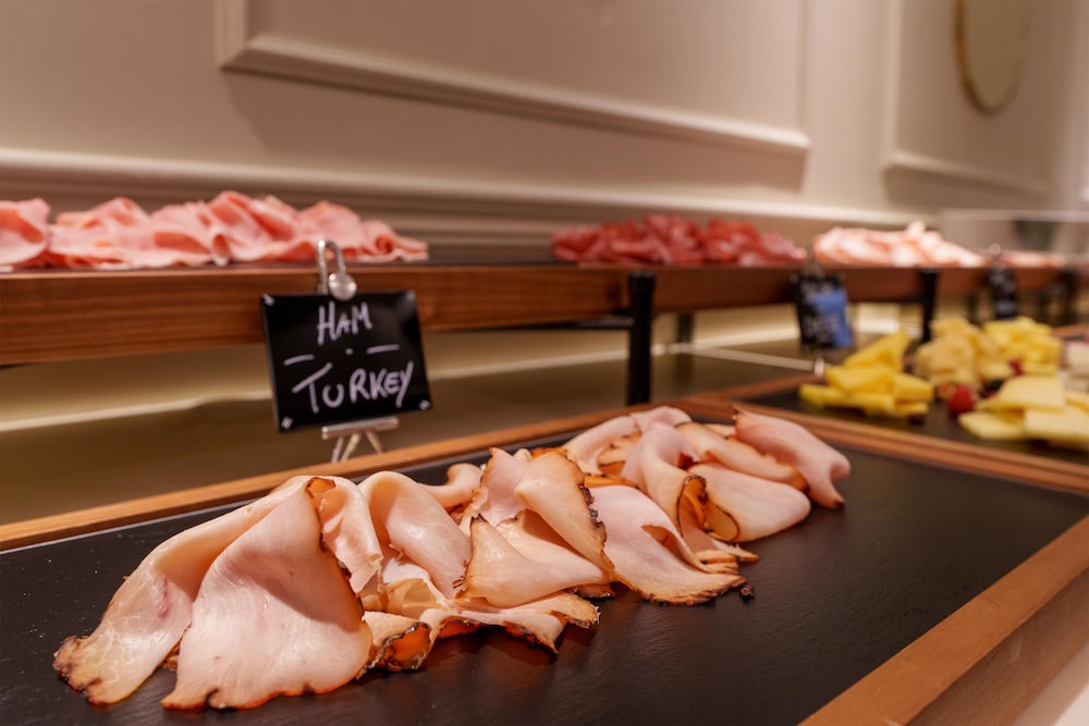 מזון ומשקאות