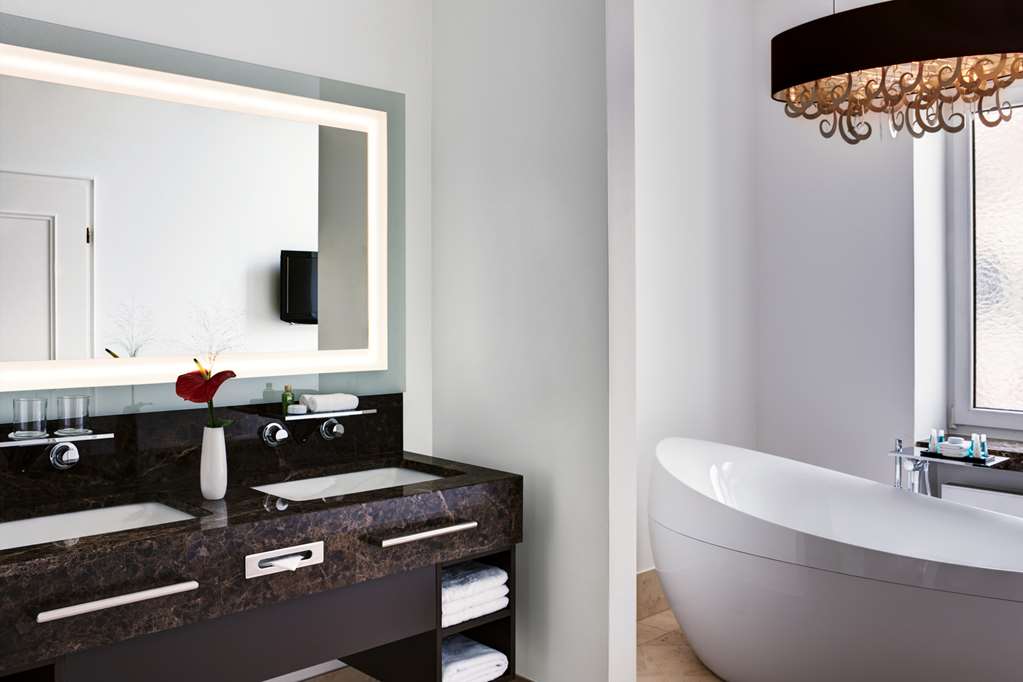 Steigenberger Hotel Bad Neuenahr, Germany - Grand Suite, bathroom