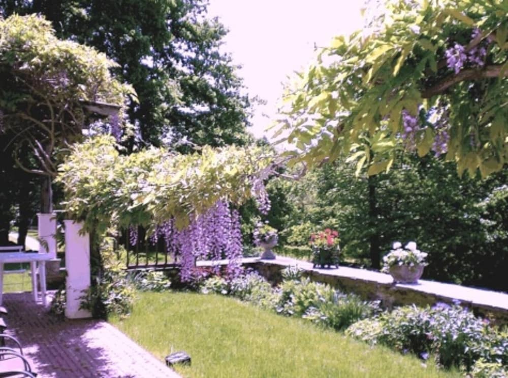 Whistler's Inn Bed & Breakfast - photo 47