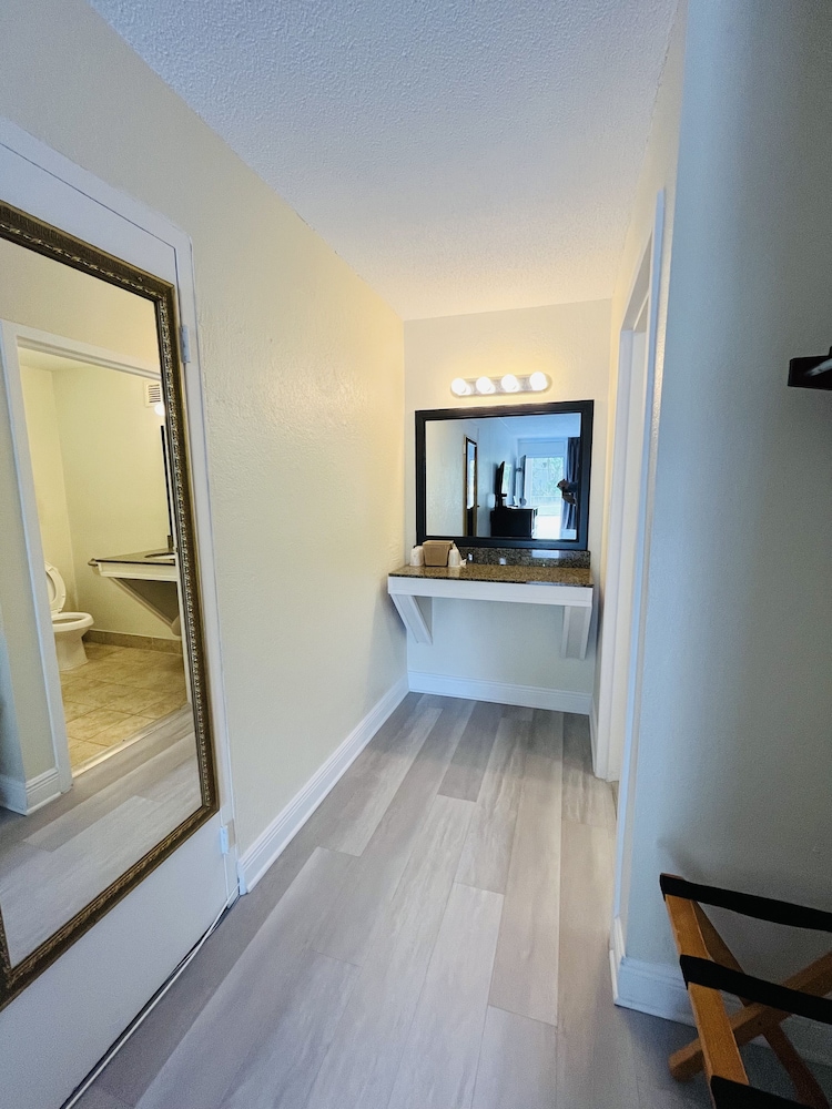 Rodeway Inn Silver Springs Ocala East - photo 20