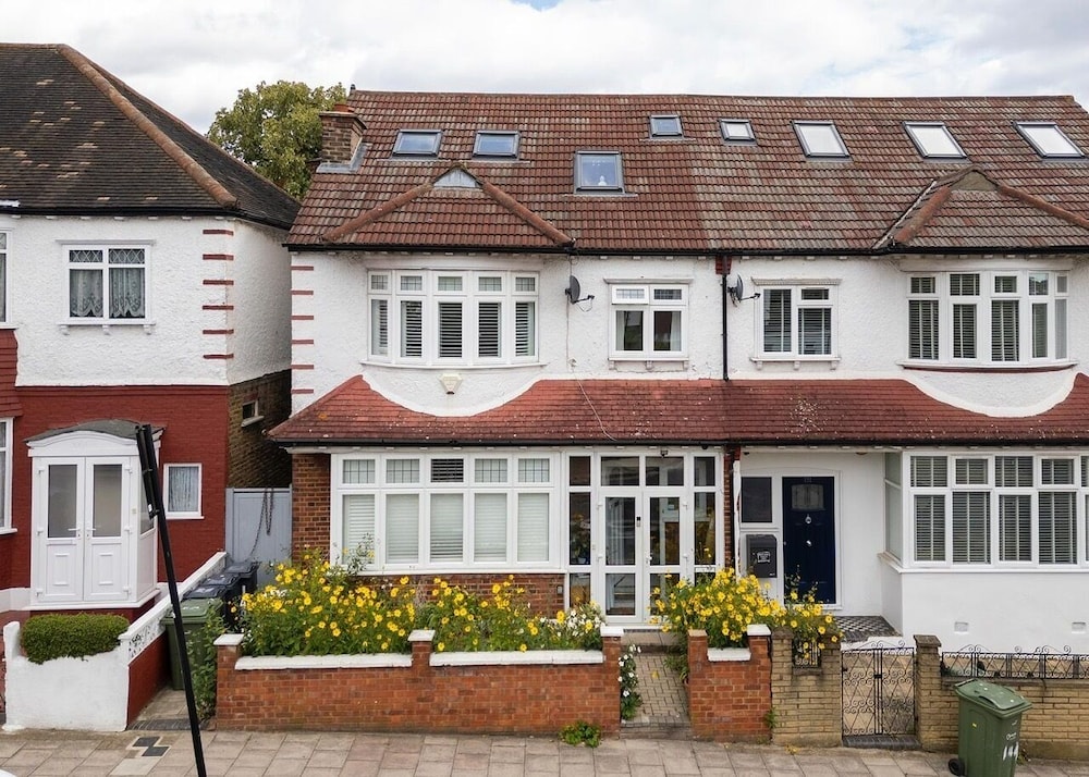 Wavertree Hotel in London, United Kingdom