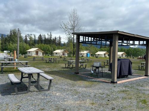 Howling Wolf Resort — Seward — photo 2