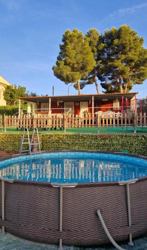 Casita Con Piscina Cerca de Chinchon Aranjuez Y Parque Warner — hotel in Colmenar De Oreja