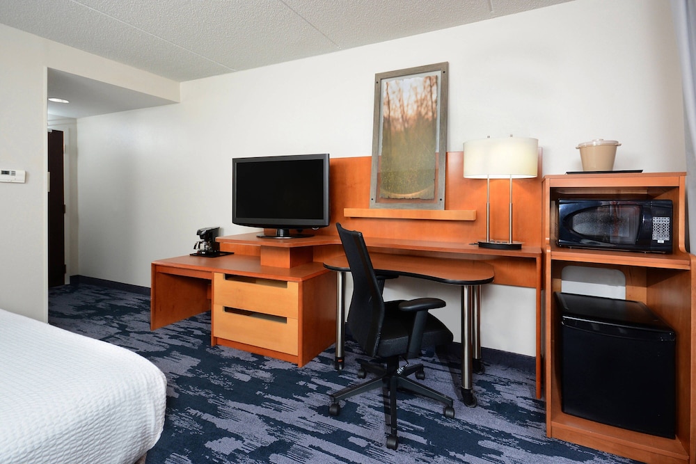 Fairfield Inn & Suites by Marriott Charlottesville North - photo 12