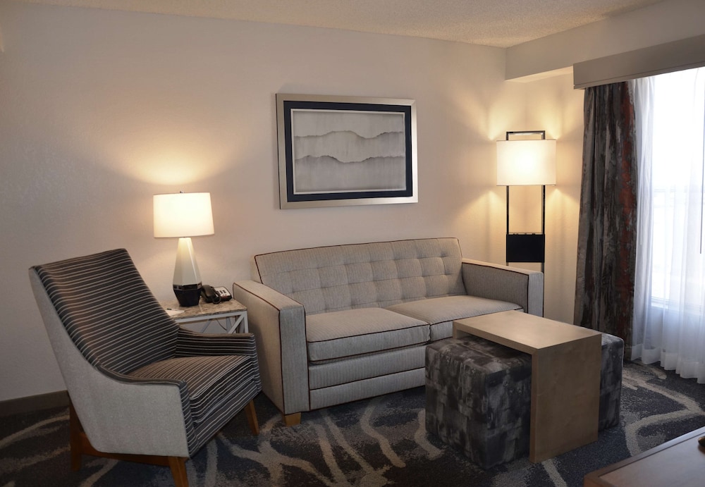 Homewood Suites by Hilton Phoenix Biltmore - photo 25
