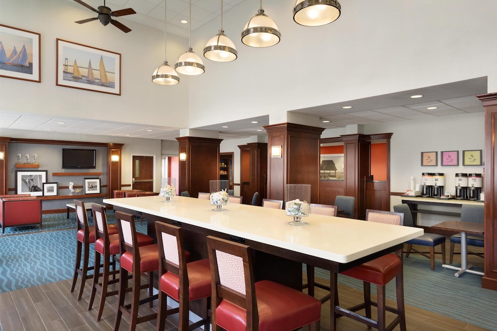 Hampton Inn & Suites Newport Middletown - photo 6