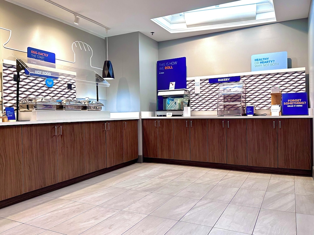 Holiday Inn Express Hotel & Suites Hinesville East Fort Stewart - photo 136