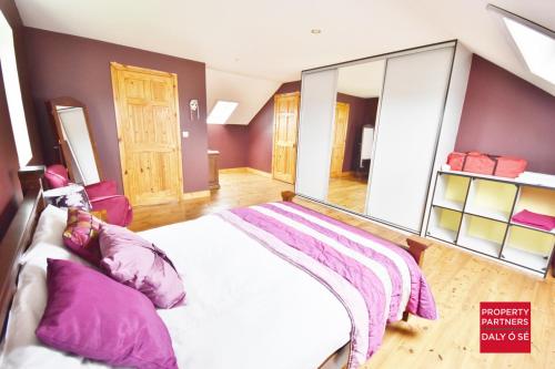 Sheelagh's Kitchen - carbon neutral hotel in Unknown City