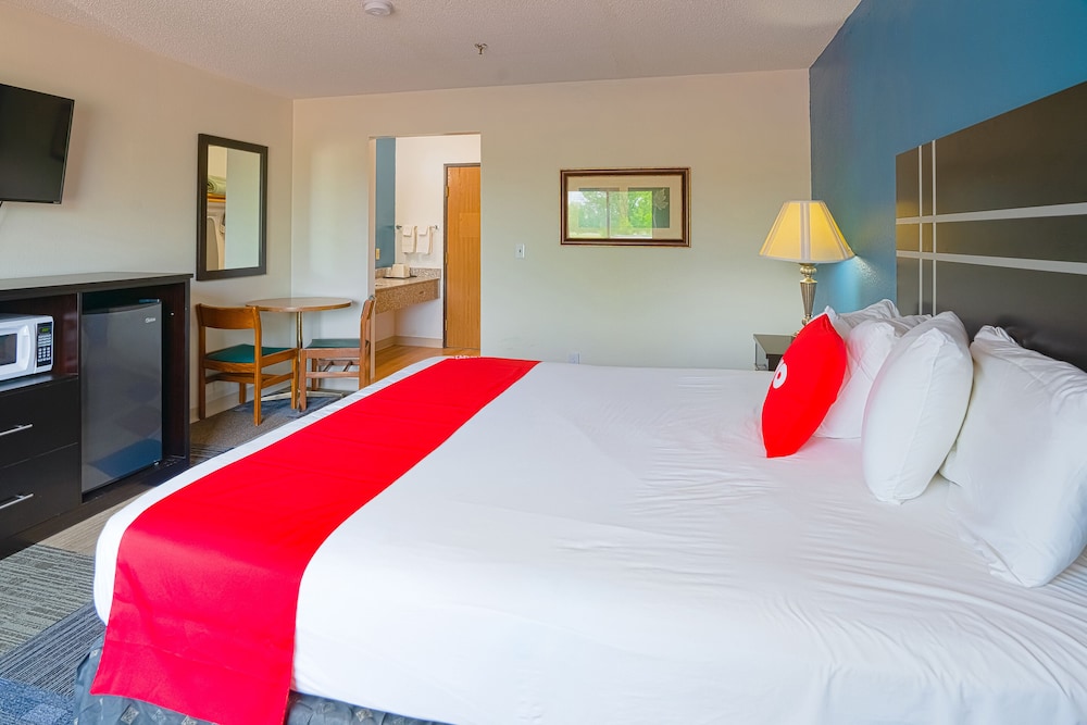 OYO Hotel Redwood Falls near Jackpot Casino - photo 16