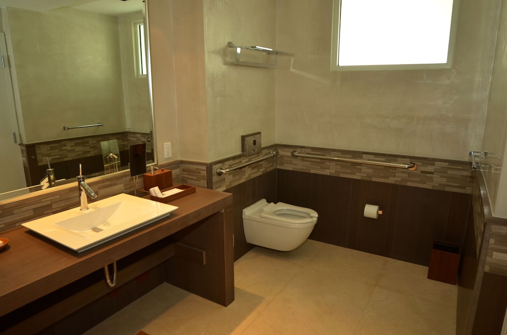 Royal Blues Hotel - photo 13