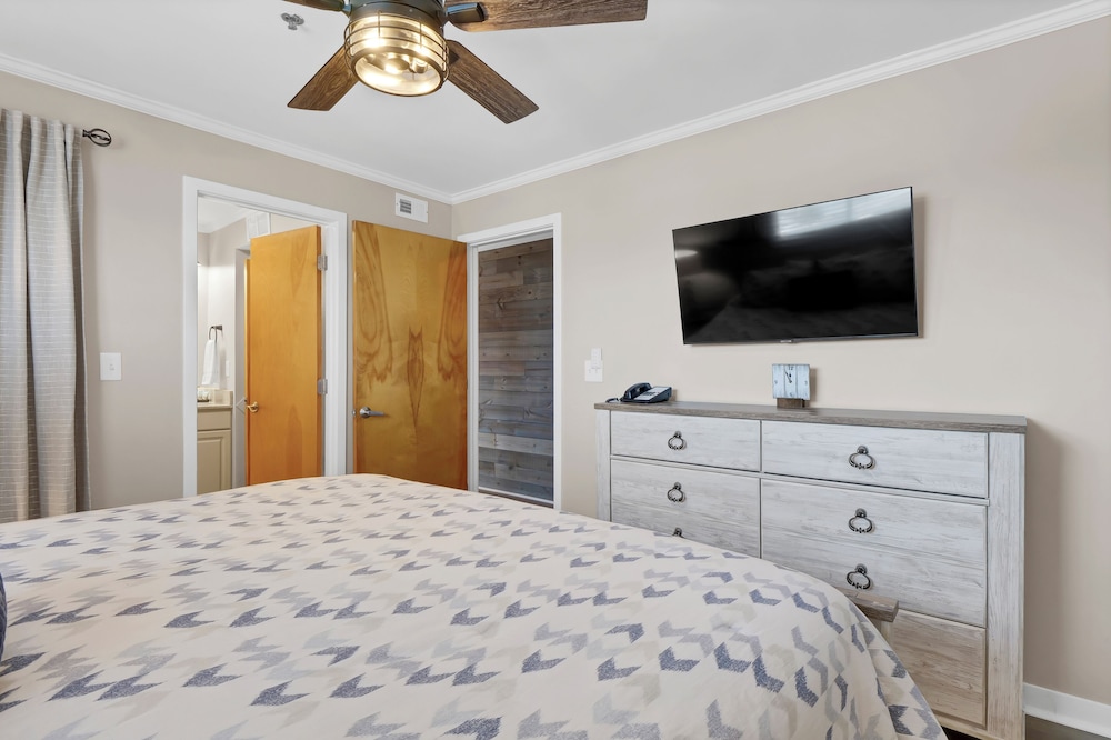 Sandpeddler Inn & Suites - photo 53