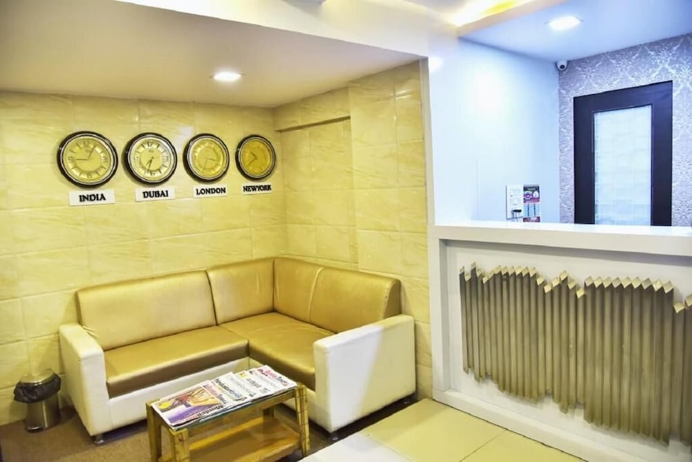 FabHotel Time Square Thane West