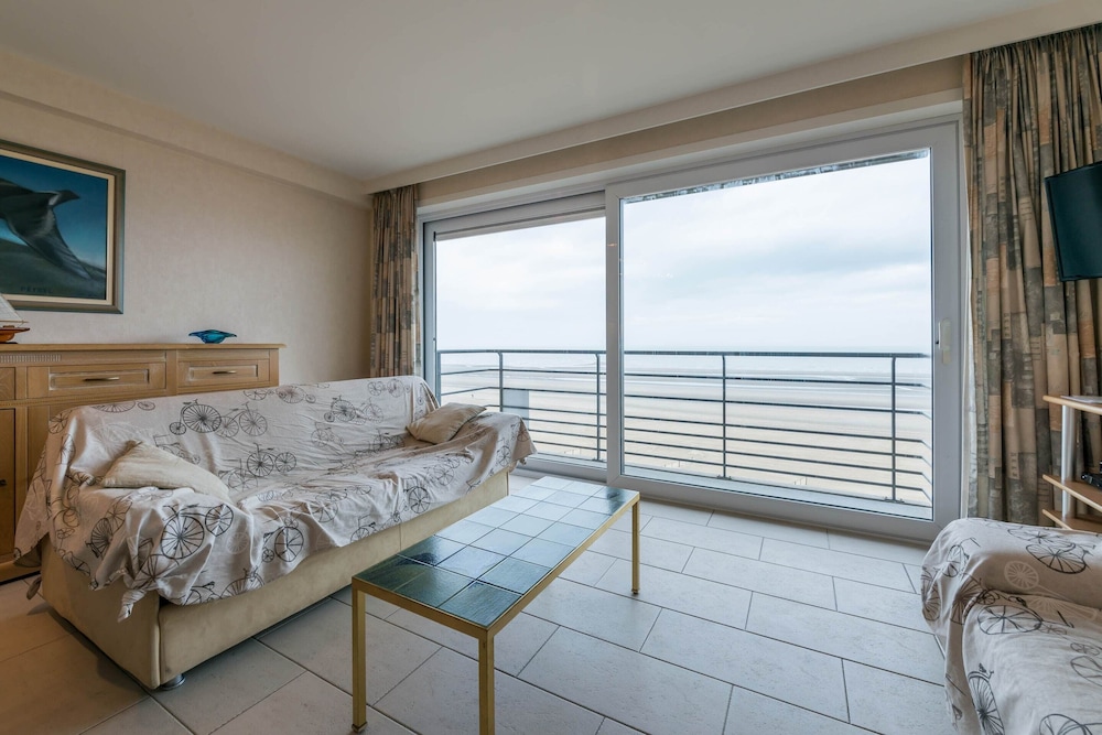 Apartment in Zeedijk With Sea View — 4-Star Luxury Hotel in Koksijde, Belgium