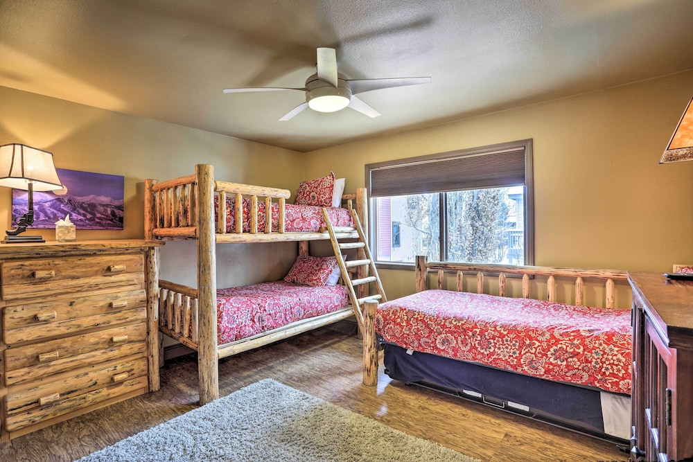 Modern Home w Patio: 3 Mi to Beaver Creek Resort - photo 2