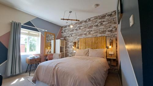 Willow Studio — 4-Star Luxury Hotel in Telford, United Kingdom