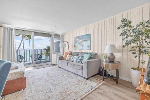 Condo on Beach with AC — 4-Star Luxury Hotel in La'ie, United States