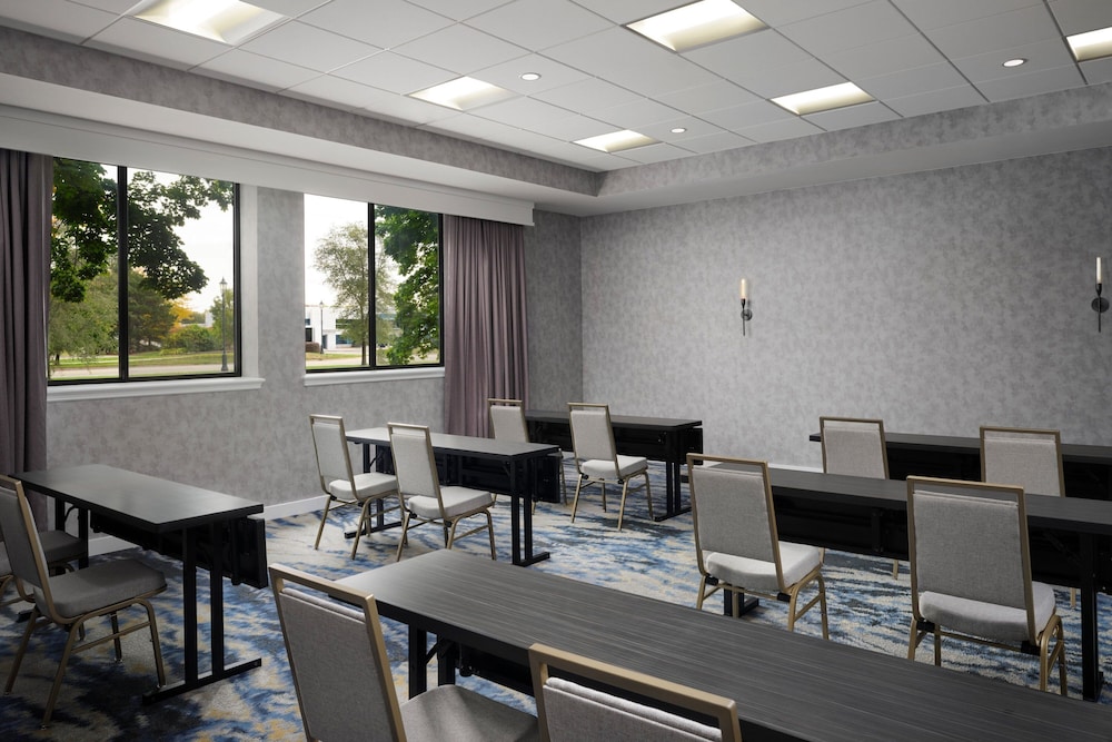 Sheraton Grand Rapids Airport Hotel - photo 45