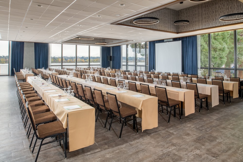 Holiday Inn Portland Columbia Riverfront By IHG - photo 70