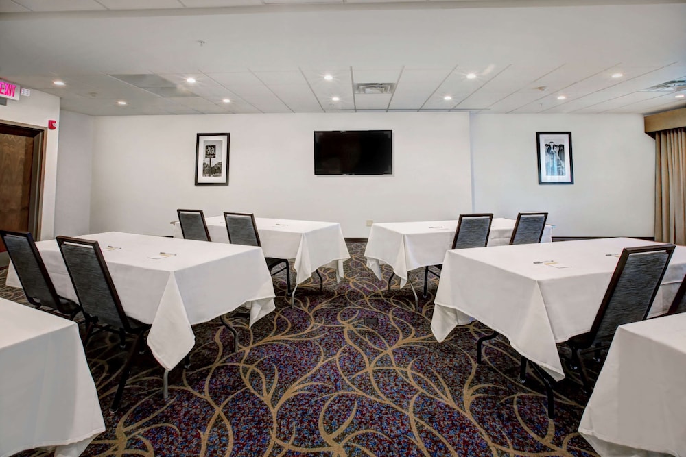 Hampton Inn & Suites Baltimore Aberdeen - photo 28