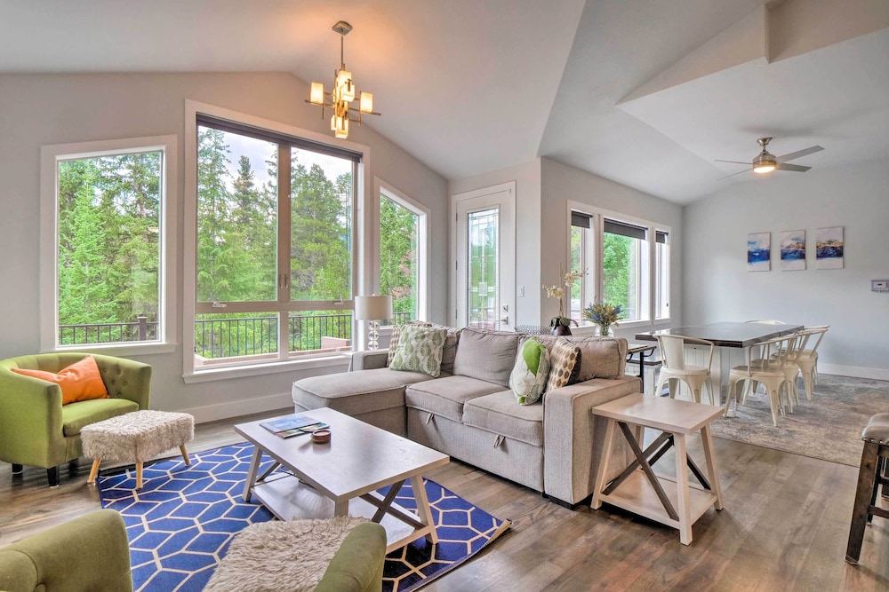 3 Mi to Ski Resort Hot Tub Haven in Breckenridge in Breckenridge, United States