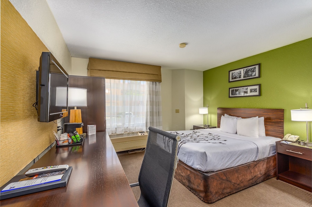 Garner Hotel Albuquerque Airport by IHG - photo 15