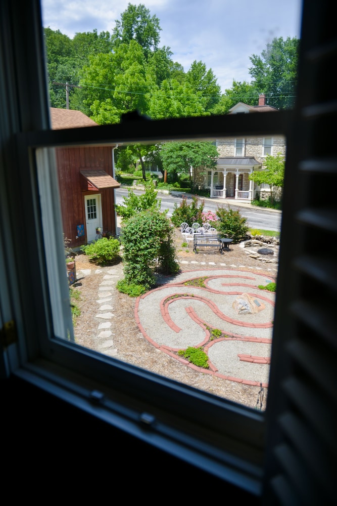 The Green Tree Inn - photo 50