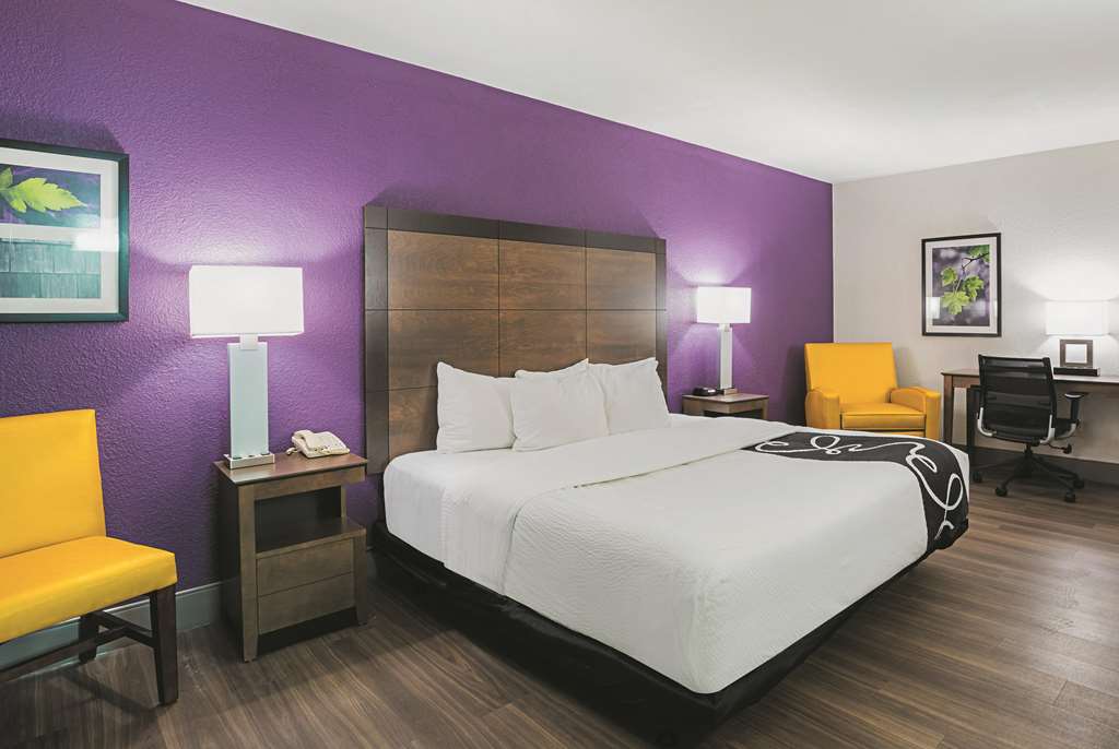 Wingate by Wyndham Galveston Beachfront at the Seawall - photo 14