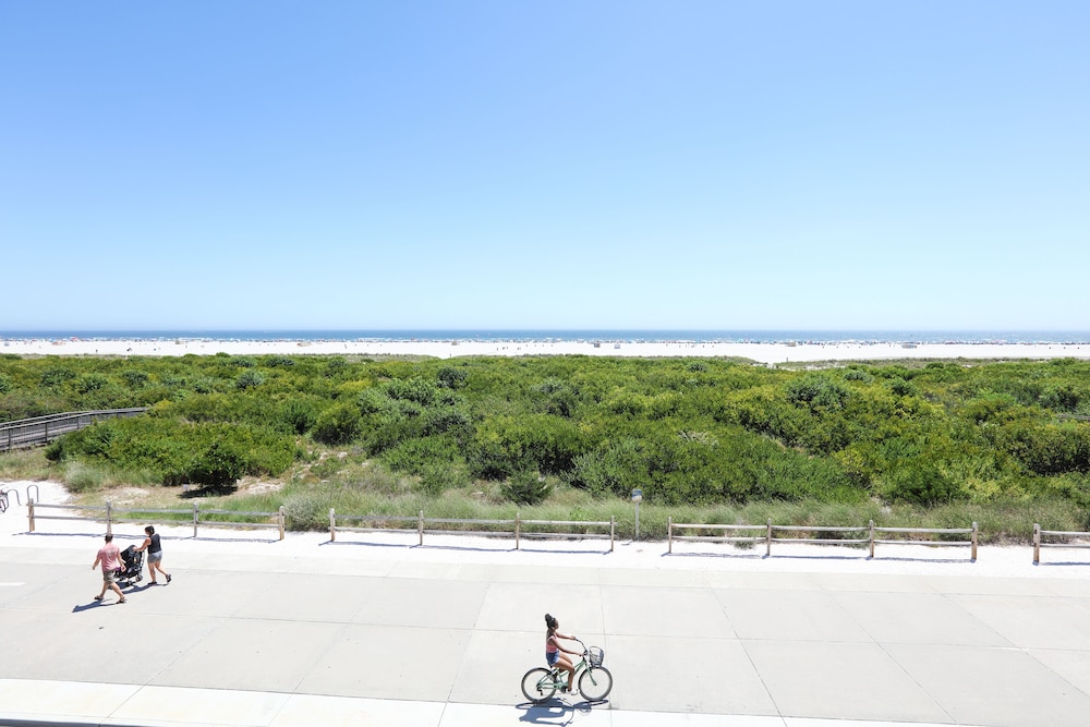 Olympic Island Beach Resort - photo 23