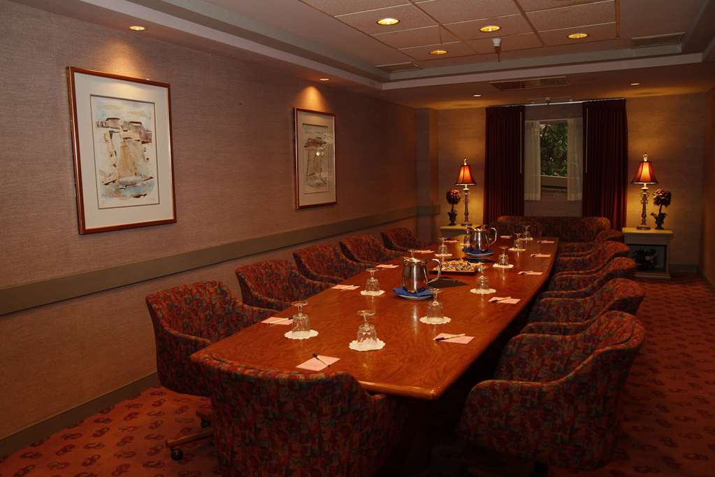 Ramada by Wyndham Viscount Suites Tucson East - photo 16