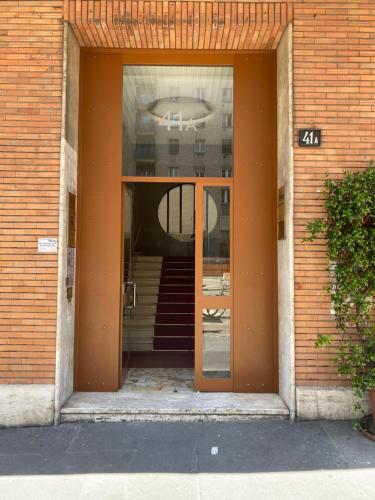 Tina41 Near Central Station Isola Corso Como Piazza Gae Aulenti — 4-Star Luxury Hotel in Milan, Italy