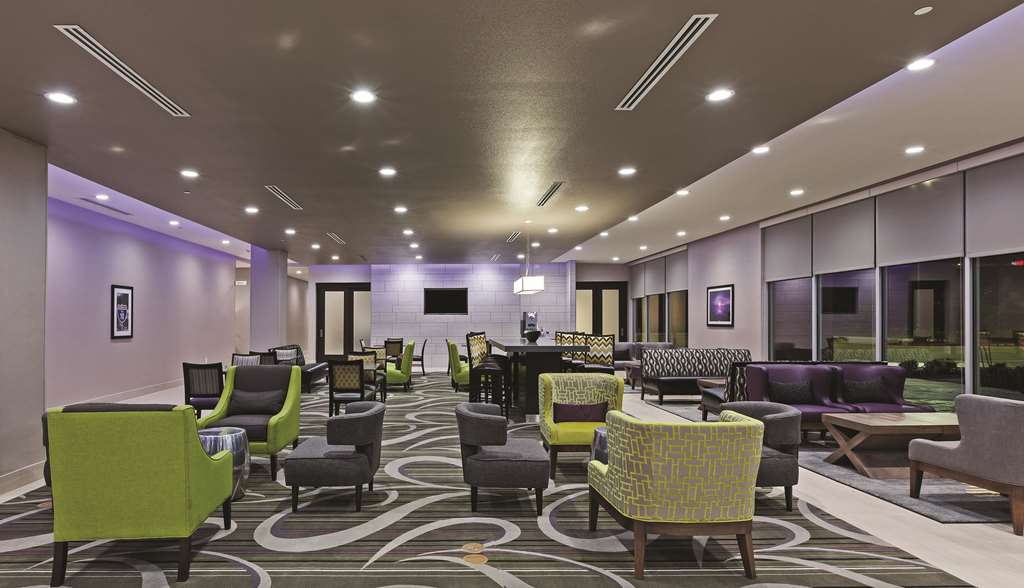 La Quinta Inn & Suites by Wyndham College Station South - photo 45