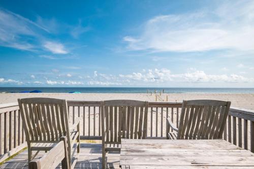 Beside the Sea by Oak Island Accommodations - photo 49