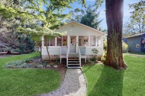 Lilly Bell Villa 20793454 — Three Oaks