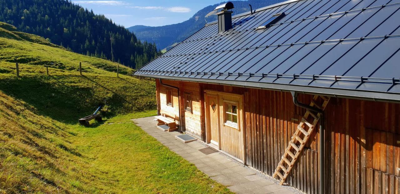Selbstversorgerhutte Nosslau Alm — 4-Star Luxury Hotel in Dienten Am Hochkoenig, Austria