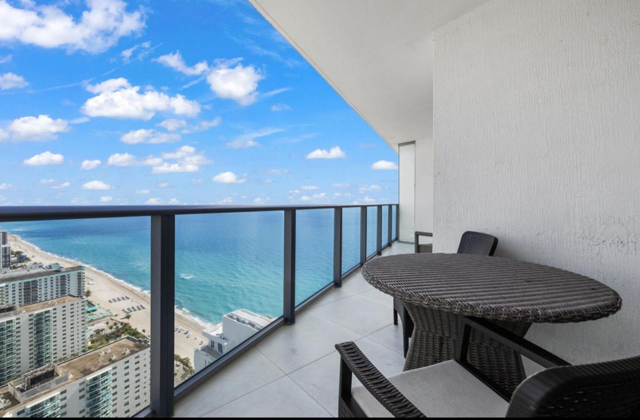 Lyfe Oceanview Resort Luxury 2 Bedroom Unit in Hollywood, United States