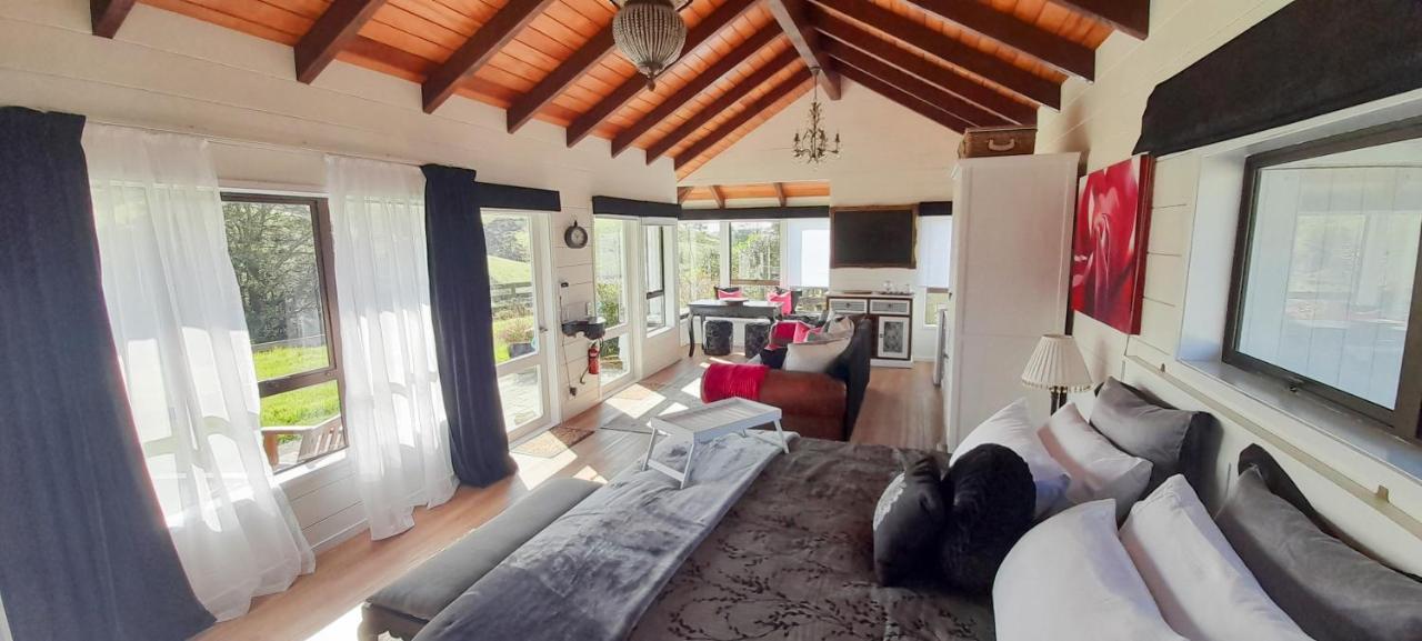 Wharfe Cottage — 4-Star Luxury Hotel in Wellsford, New Zealand