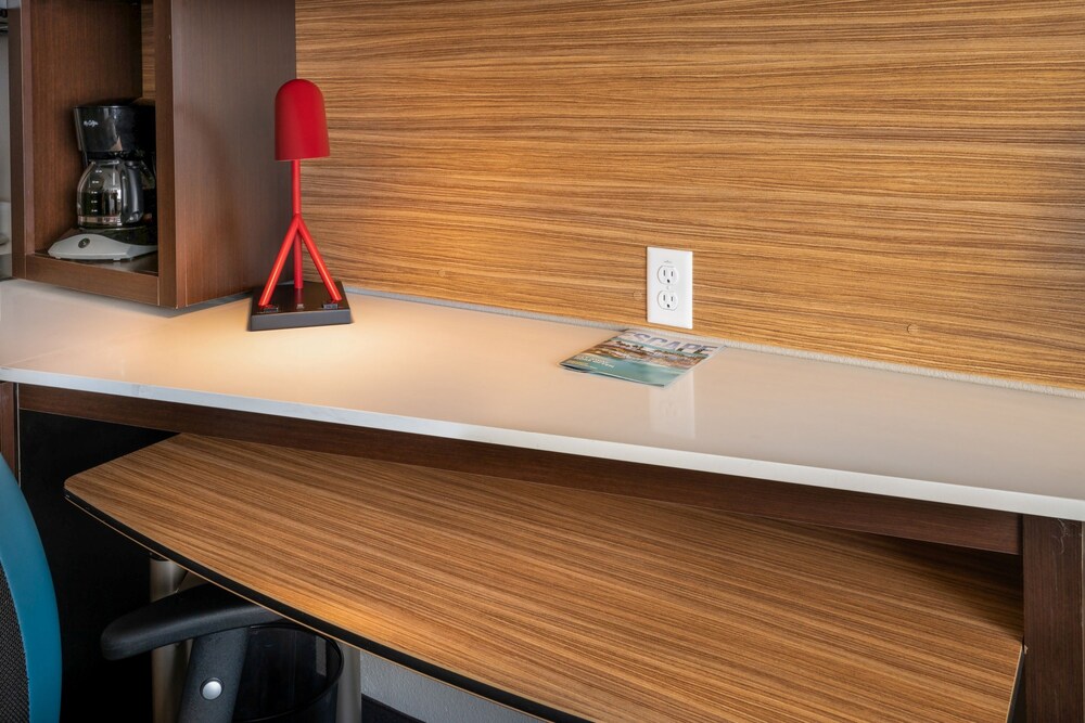 TownePlace Suites by Marriott Milwaukee Oak Creek - photo 24