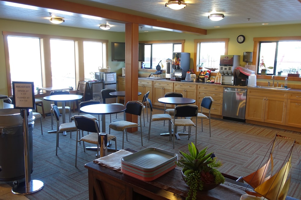 Harborside Inn - photo 24