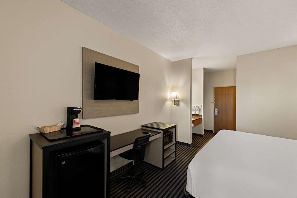 Red Lion Inn & Suites Gretna - photo 7